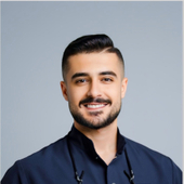 Ашоур Еиасс Саламович, стоматолог-терапевт