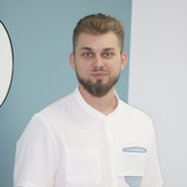 Холодов Владислав Юрьевич, стоматолог-терапевт