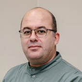 Шуман Али Трад, ортодонт