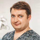 Краснов Денис Александрович, стоматолог-терапевт