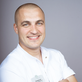 Паремузян Рафаэл Эдуардович, стоматолог-терапевт