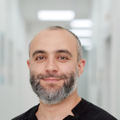 Юнусов Рустам Леонардович, стоматолог-терапевт