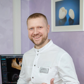 Дударенко Денис Васильевич, стоматолог-хирург