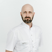 Юрашкеев Тихон Евгеньевич, офтальмолог-хирург