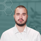 Асташов Владислав Вадимович, стоматолог-хирург