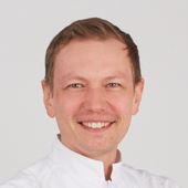 Красносельских Максим Андреевич, пластический хирург