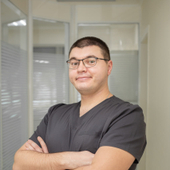 Скворцов Роман Александрович, стоматолог-терапевт