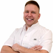 Стенин Роман Александрович, стоматолог-терапевт