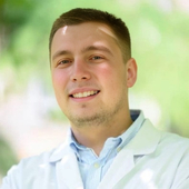 Петренко Вадим Сергеевич, инфекционист