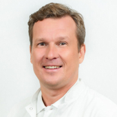 Власов Михаил Юрьевич, стоматолог-хирург