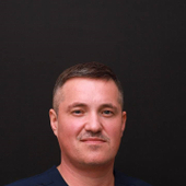 Ирусланов Айрат Альбертович, стоматолог-терапевт