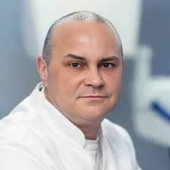 Филиппов Максим Викторович, стоматолог-хирург