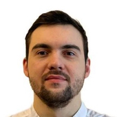 Мирошниченко Роман Анатольевич, стоматолог-терапевт