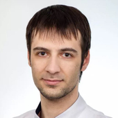 Смирнов Роман Сергеевич, стоматолог-терапевт