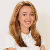 Леденева Александра Алексеевна, стоматолог-терапевт
