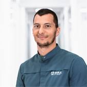 Мустафа Фади Абдель Хасан, стоматолог-хирург