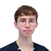 Уразметов Рустам Денисович, стоматолог-хирург