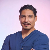 Касанаве Макиавельо Даниэль Альберто, офтальмолог