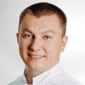 Леденейкин Николай Николаевич, стоматолог-хирург