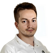 Чураев Ренат Тимурович, стоматолог-терапевт