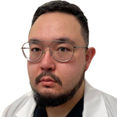 Биназаров Артур Еркенович, ортопед