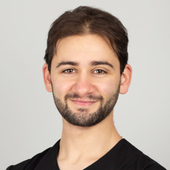 Степанян Арсен Артурович, стоматолог-хирург