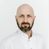 Юрашкеев Тихон Евгеньевич, офтальмолог