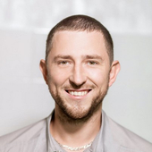 Шотин Евгений Михайлович, стоматолог-хирург