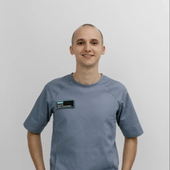 Кузнецов Артем Станиславович, стоматолог-хирург