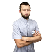 Бекмурзаев Дамир Раджабович, стоматолог-хирург