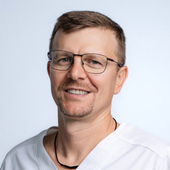 Каплин Ефим Валерьевич, стоматолог-хирург