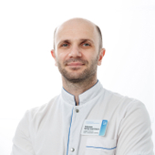 Айрумов Артур Сергеевич, стоматолог-хирург