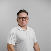 Симаков Николай Евгеньевич, стоматолог-хирург