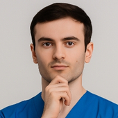 Бамматов Арсен Джапарович, стоматолог-терапевт