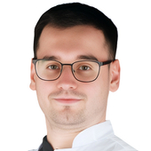 Живаев Артём Олегович, стоматолог-хирург