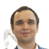 Михайленко Владислав Васильевич, стоматолог-хирург