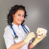 Гусакова Елена Набижановна, стоматолог-терапевт