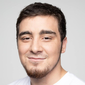 Абдуллаев Амир Арсенович, стоматолог-эндодонт