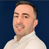 Каспаров Карен Игоревич, стоматолог-хирург