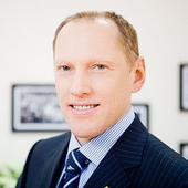 Новиков Владимир Сергеевич, стоматолог-терапевт