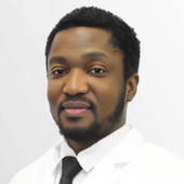 Могбекума Янник Балеана, хирург