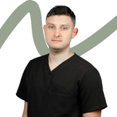 Колтунов Денис Андреевич, стоматолог-хирург