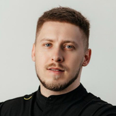 Карлацкий Максим Дмитриевич, стоматолог-хирург