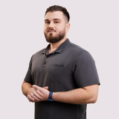 Оон Магер Башарович, стоматолог-хирург