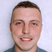 Юшков Константин Олегович, стоматолог-терапевт