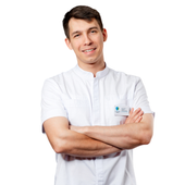 Ущалов Ноиль Ержанович, стоматолог-ортопед