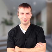 Петров Роман Сергеевич, стоматолог-терапевт