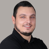 Левохин Рустам Романович, стоматолог-хирург