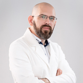 Карпущенко Максим Алексеевич, пластический хирург