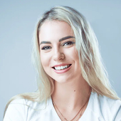 Чуева (Плугатырь) Александра Александровна, стоматолог-хирург